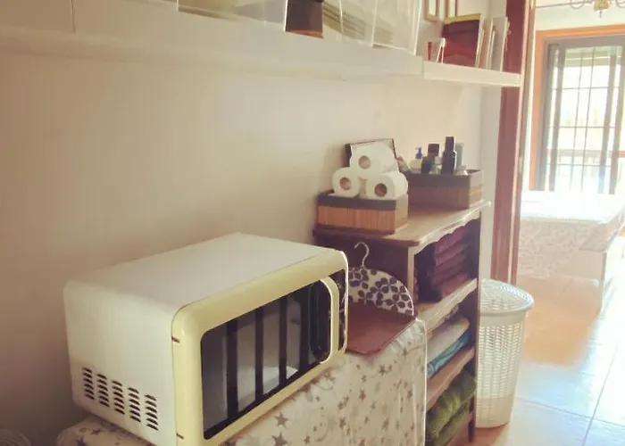 בית אירוח Bedroom Medanomar 1 *